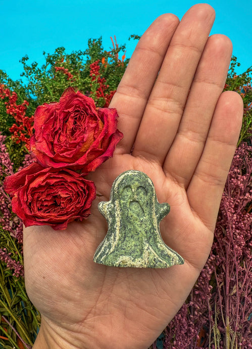 2” Green Hair Jasper Ghost Carving
