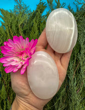 Load image into Gallery viewer, 3” Mangano Calcite Palm Stone