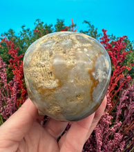 Load image into Gallery viewer, 2.75” Fossil Coral Skull Carving