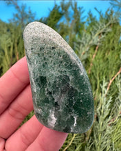 Load image into Gallery viewer, 1.25-2.25” Emerald Tanzberry Quartz