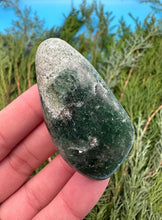 Load image into Gallery viewer, 1.25-2.25” Emerald Tanzberry Quartz