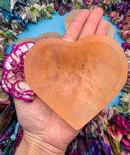 Load image into Gallery viewer, Orange Satin Spar Selenite Heart Dish