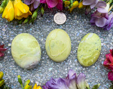 Load image into Gallery viewer, Infinite Serpentine Palm Stone