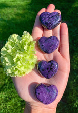Load image into Gallery viewer, 1.25” Charoite Heart Carving