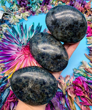 Load image into Gallery viewer, Cordierite aka Iolite Palm Stone